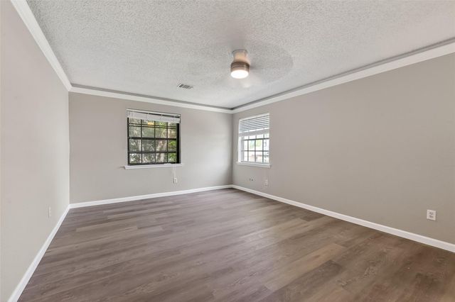 4002 Cedar Ridge Ct, Houston, TX 77082