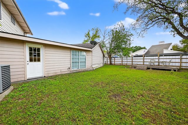 4002 Cedar Ridge Ct, Houston, TX 77082