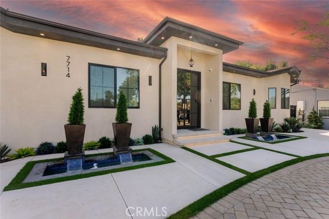 7714 Lasaine Avenue, Northridge (los Angeles), CA 91325