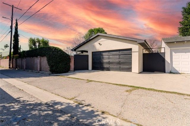 7714 Lasaine Avenue, Northridge (los Angeles), CA 91325