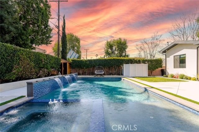 7714 Lasaine Avenue, Northridge (los Angeles), CA 91325