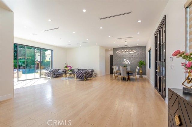 7714 Lasaine Avenue, Northridge (los Angeles), CA 91325