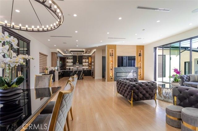 7714 Lasaine Avenue, Northridge (los Angeles), CA 91325