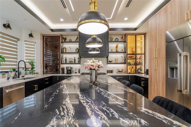 7714 Lasaine Avenue, Northridge (los Angeles), CA 91325