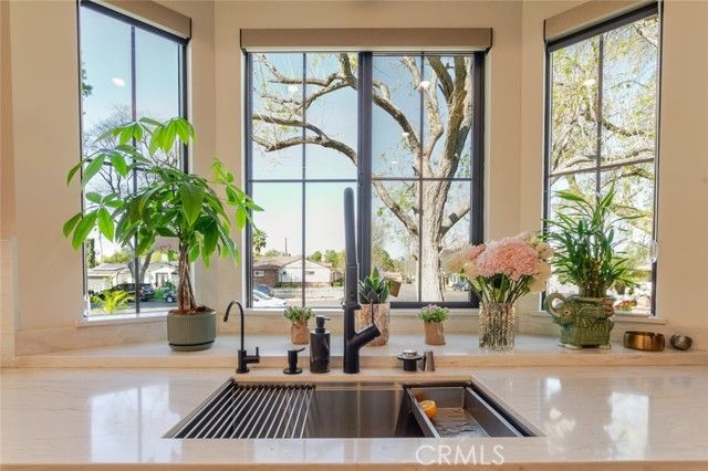 7714 Lasaine Avenue, Northridge (los Angeles), CA 91325