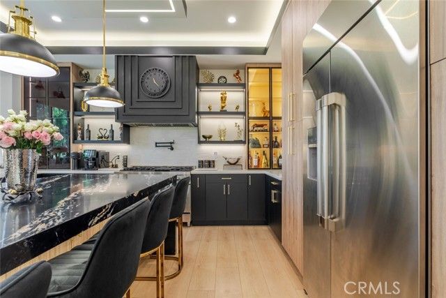 7714 Lasaine Avenue, Northridge (los Angeles), CA 91325