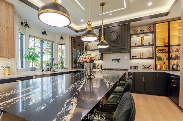 7714 Lasaine Avenue, Northridge (los Angeles), CA 91325