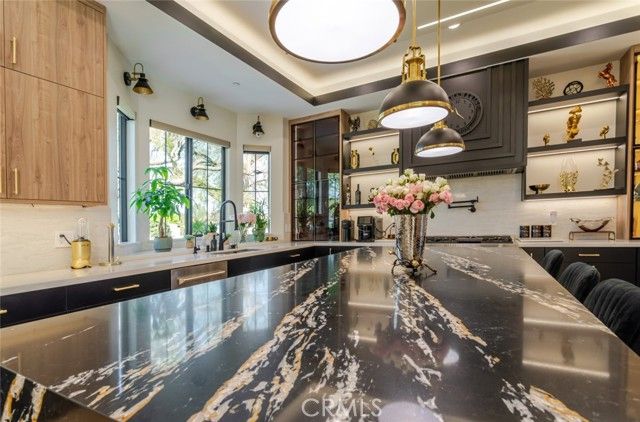 7714 Lasaine Avenue, Northridge (los Angeles), CA 91325