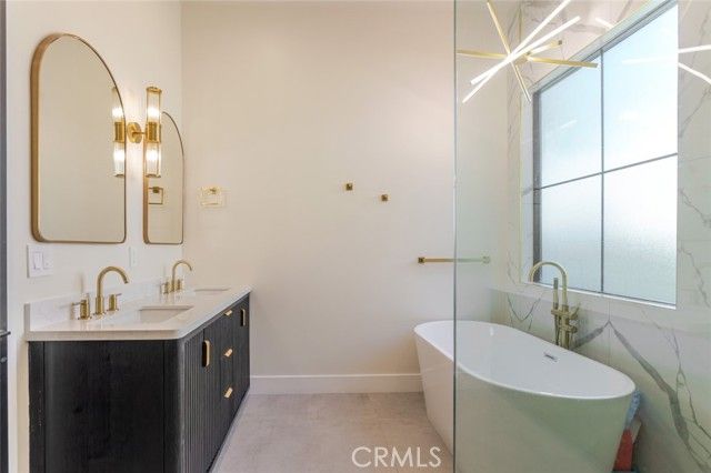 7714 Lasaine Avenue, Northridge (los Angeles), CA 91325