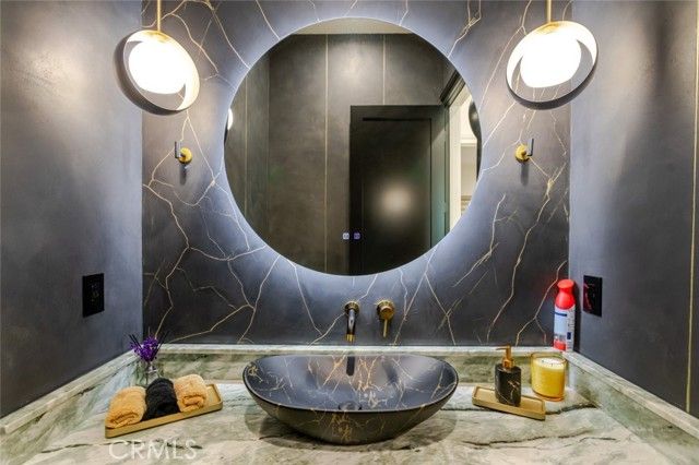 7714 Lasaine Avenue, Northridge (los Angeles), CA 91325