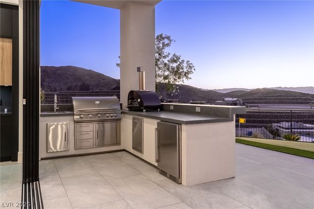 25 Rockstream Drive, Henderson, NV 89012