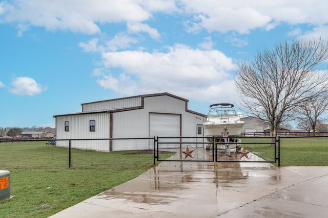 108 High Meadows Court, Decatur, TX 76234