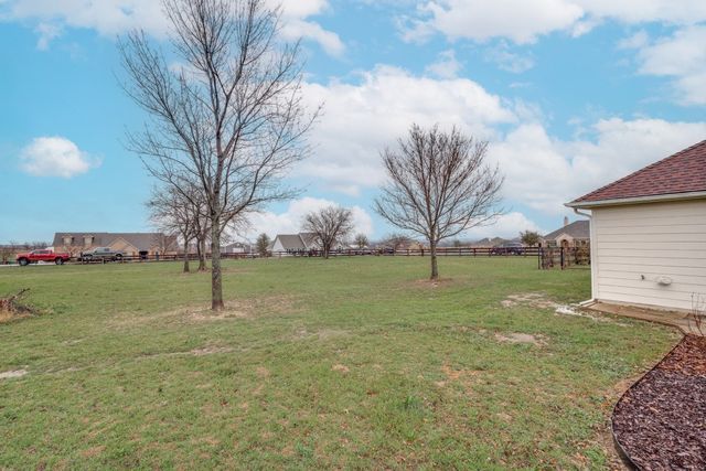 108 High Meadows Court, Decatur, TX 76234
