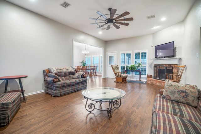 108 High Meadows Court, Decatur, TX 76234