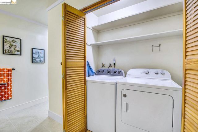 6635 Banning Dr, Oakland, CA 94611