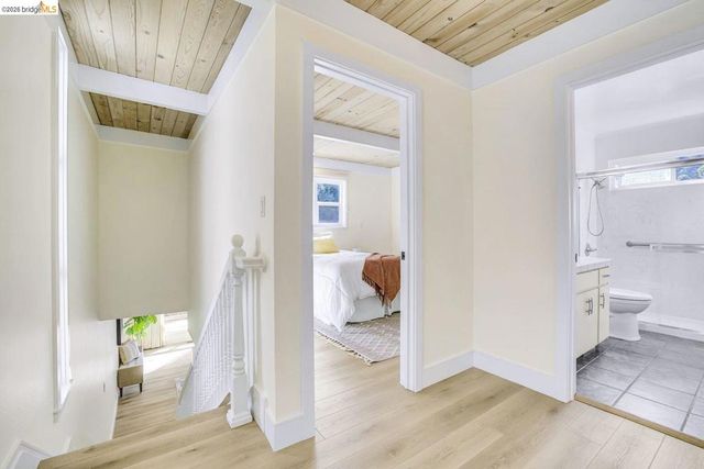 6635 Banning Dr, Oakland, CA 94611