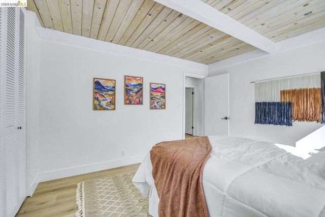 6635 Banning Dr, Oakland, CA 94611