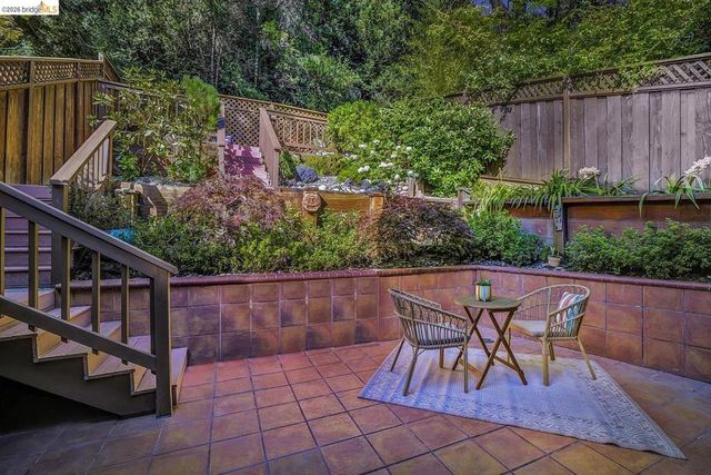 6635 Banning Dr, Oakland, CA 94611