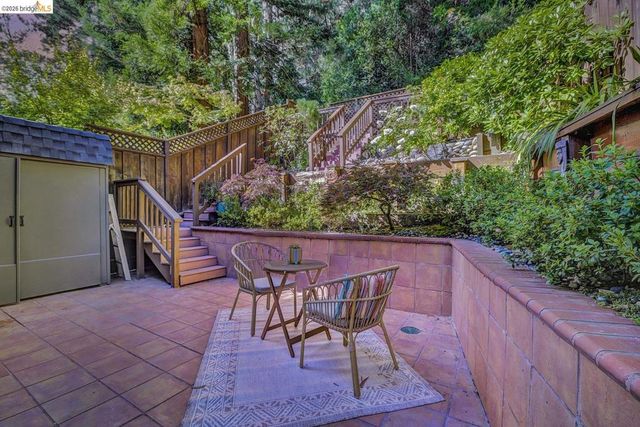 6635 Banning Dr, Oakland, CA 94611