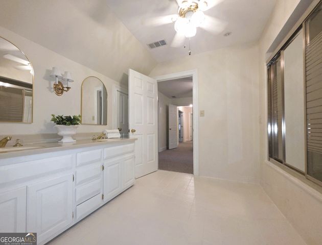 115 Essex Circle, Fayetteville, GA 30215