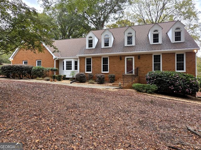 115 Essex Circle, Fayetteville, GA 30215