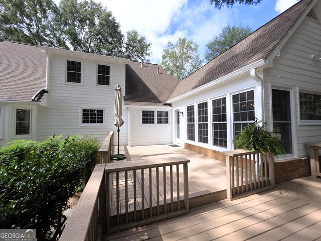 115 Essex Circle, Fayetteville, GA 30215