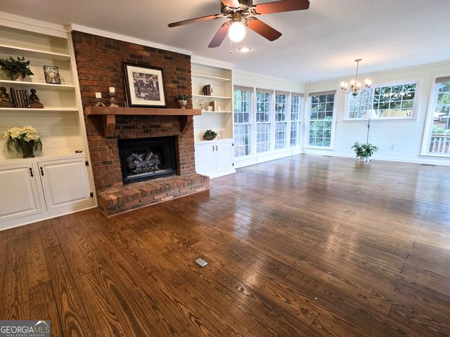 115 Essex Circle, Fayetteville, GA 30215