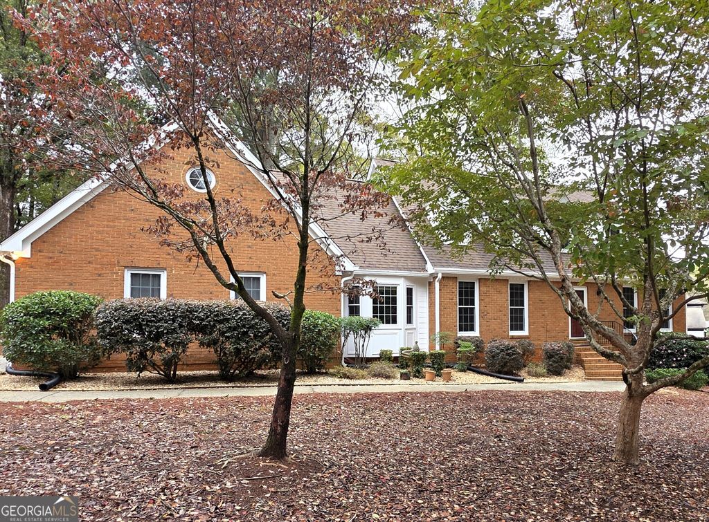 115 Essex Circle, Fayetteville, GA 30215