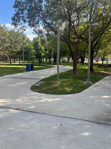 301 86th St 303-4A, Miami Beach, FL 33141