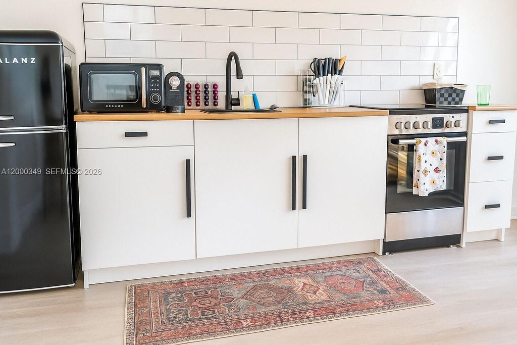 301 86th St 303-4A, Miami Beach, FL 33141