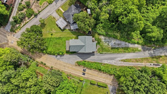 2 S Crest Road, Chattanooga, TN 37404