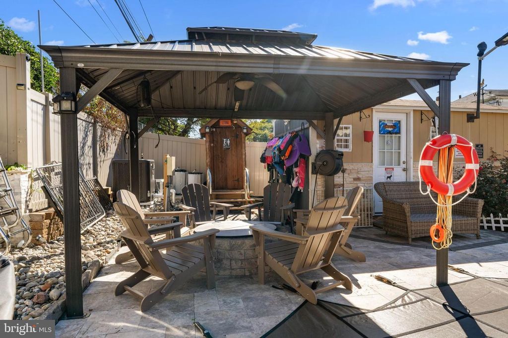 807 LARKSPUR ST, Philadelphia, PA 19116