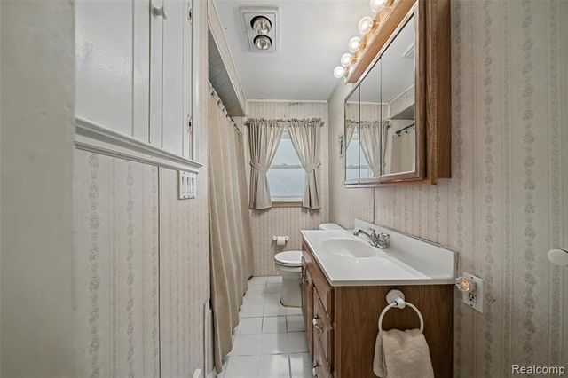 11849 Four Lakes Drive, South Lyon, MI 48178