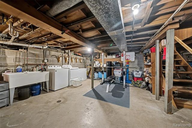 11849 Four Lakes Drive, South Lyon, MI 48178