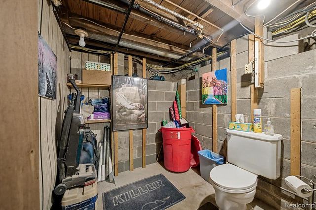 11849 Four Lakes Drive, South Lyon, MI 48178