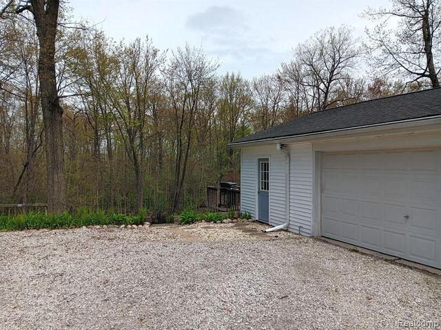 11849 Four Lakes Drive, South Lyon, MI 48178