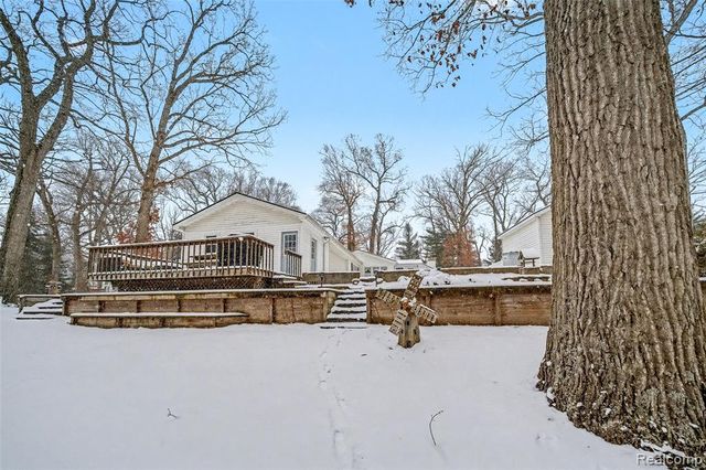 11849 Four Lakes Drive, South Lyon, MI 48178