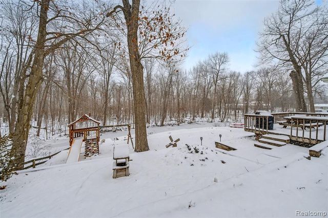 11849 Four Lakes Drive, South Lyon, MI 48178