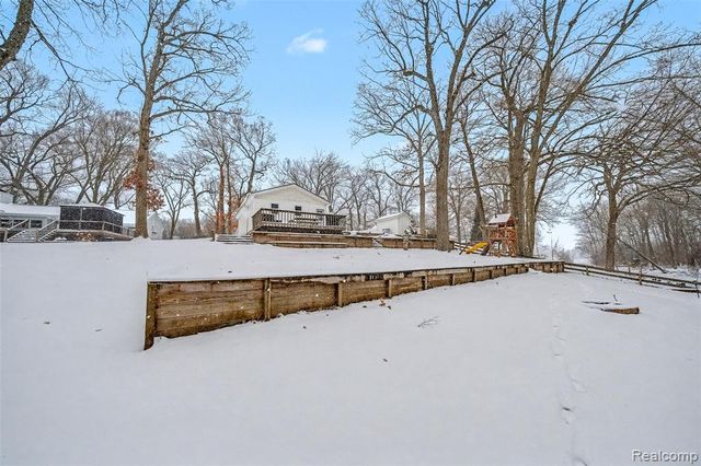 11849 Four Lakes Drive, South Lyon, MI 48178