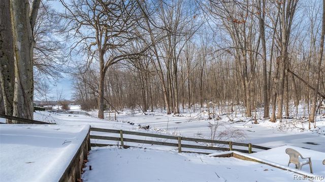 11849 Four Lakes Drive, South Lyon, MI 48178