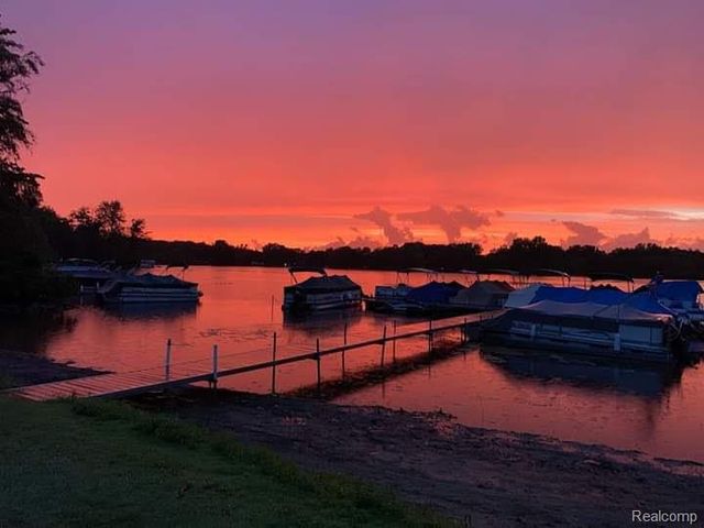 11849 Four Lakes Drive, South Lyon, MI 48178