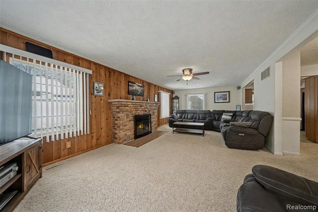 11849 Four Lakes Drive, South Lyon, MI 48178