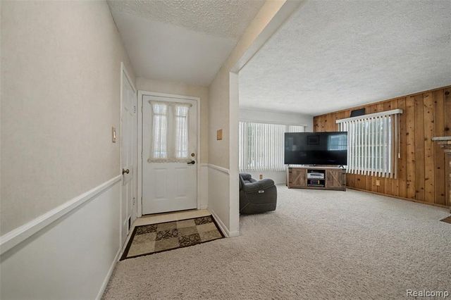 11849 Four Lakes Drive, South Lyon, MI 48178