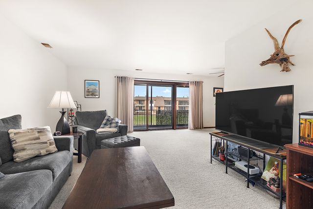 15724 Brassie Court 2N, Orland Park, IL 60462