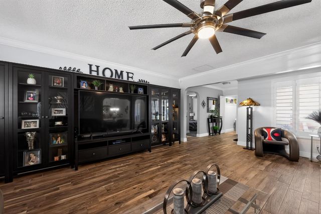 311 NW 93rd Terrace, Pembroke Pines, FL 33024