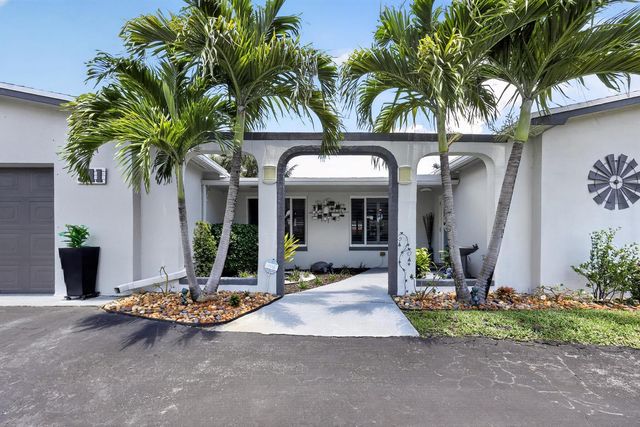 311 NW 93rd Terrace, Pembroke Pines, FL 33024