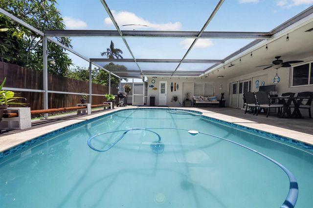 311 NW 93rd Terrace, Pembroke Pines, FL 33024