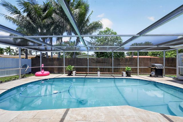 311 NW 93rd Terrace, Pembroke Pines, FL 33024