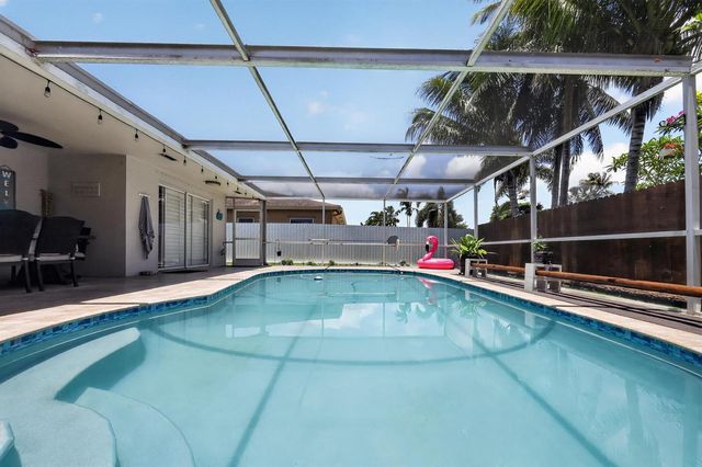 311 NW 93rd Terrace, Pembroke Pines, FL 33024
