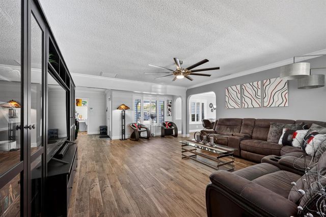 311 NW 93rd Terrace, Pembroke Pines, FL 33024